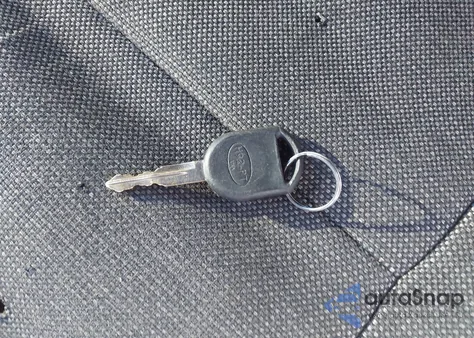 2003 Ford Crown Victoria Police z USA, uszkodzony, nr VIN 2FAFP71WX3X174655